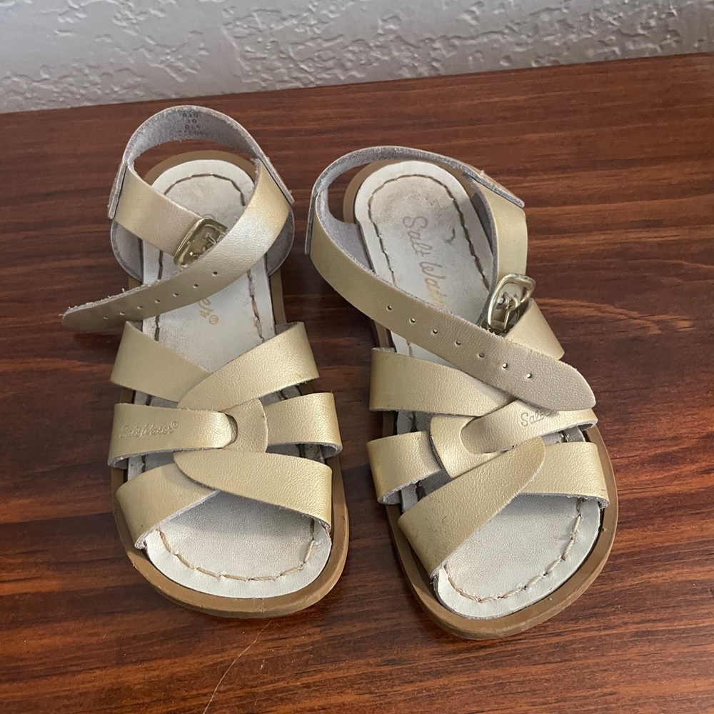 Saltwater Sandals size 10